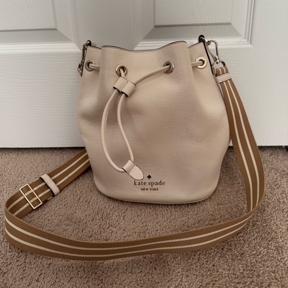 kate spade Handbags - Kate Spade Rosie Small Bucket Bag
